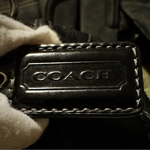 Vintage style Y2K Coach Black Leather Shoulder Bag with Silver Hardware handbag - Picture 14 of 17